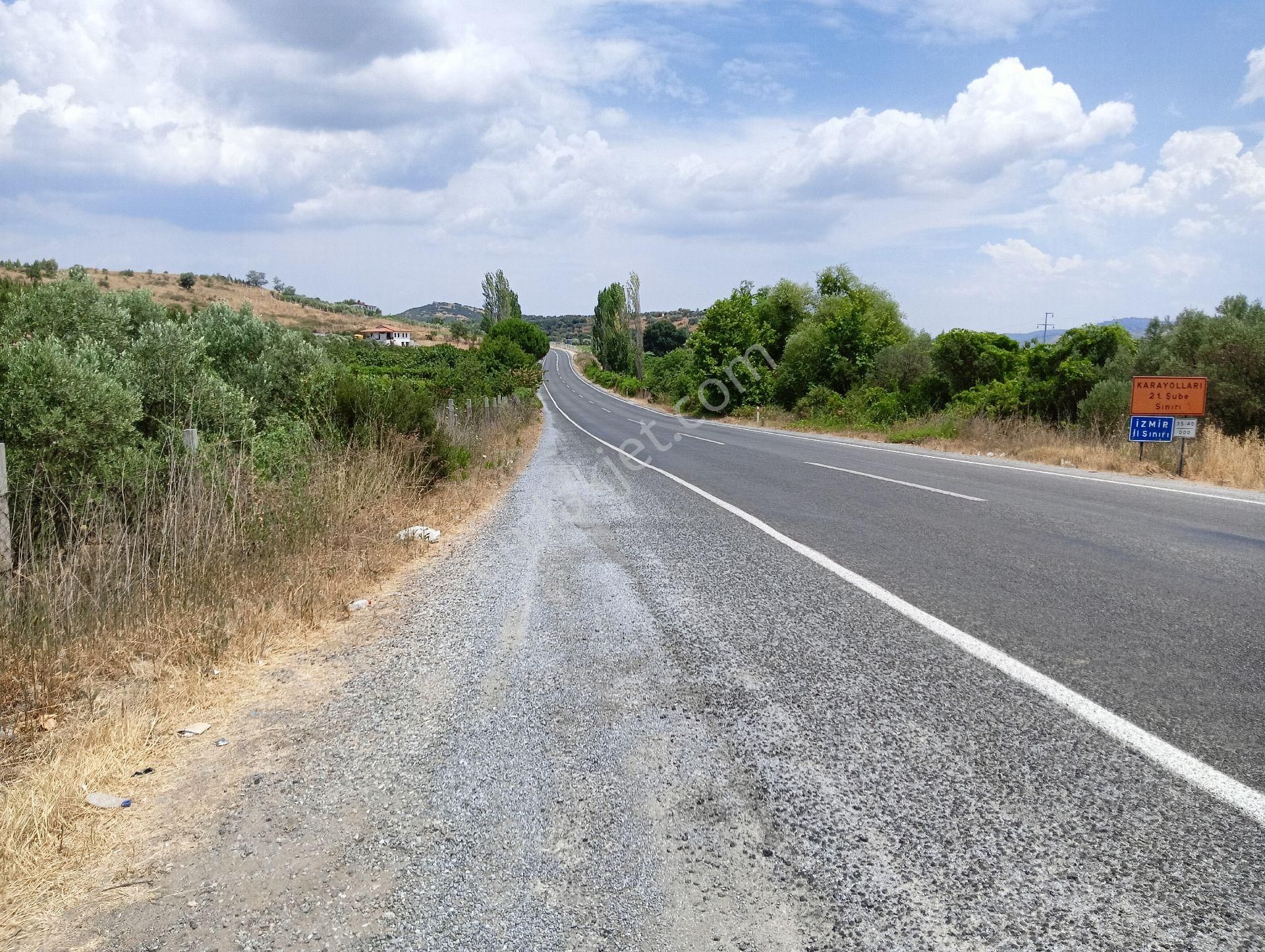 Kuşadası Yeniköy Satılık Tarla YENİKÖY'DE ANAYOLA 30 METRE TARLA