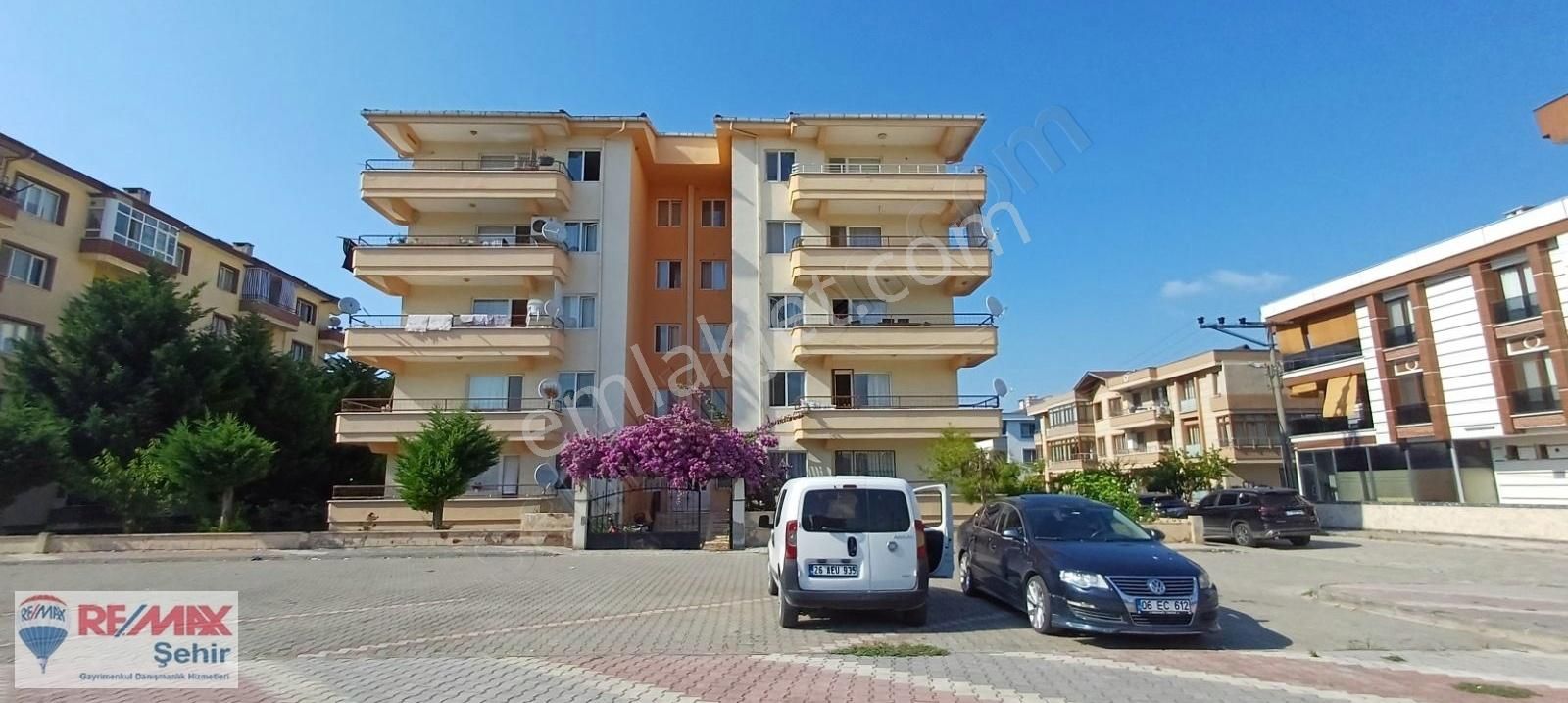 Yalova Merkez Adnan Menderes Satılık Daire YALOVA REMAX 'DEN ADNAN MENDERES MAH. SATILIK 3+1 DAİRE