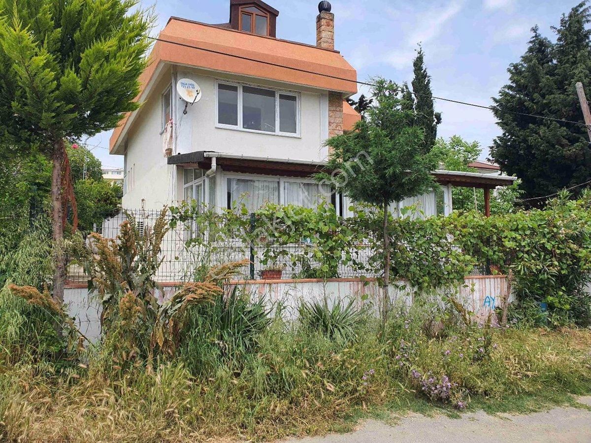 Silivri Gümüşyaka Satılık Villa MUSTAFA KAYA REMAX GÜMÜŞYAKA VİLLA BÖLGE UZMANI TRİPLEX 11+1