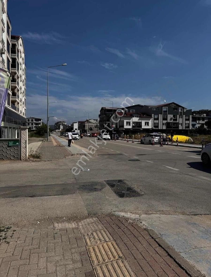 Osmangazi Güneştepe Kiralık Dükkan & Mağaza Güneştepe de Kamelya caddesi de kiralik dükkanı