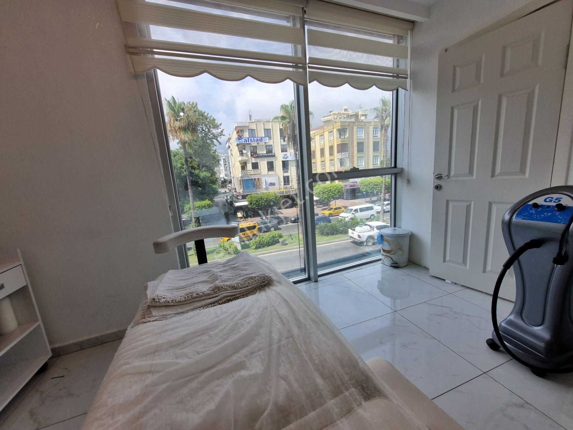 Alanya Merkez'de Kurulu Düzen Ve İşlek Konumda Devren Kiralık Güzellik Merkezi! - Görsel 13