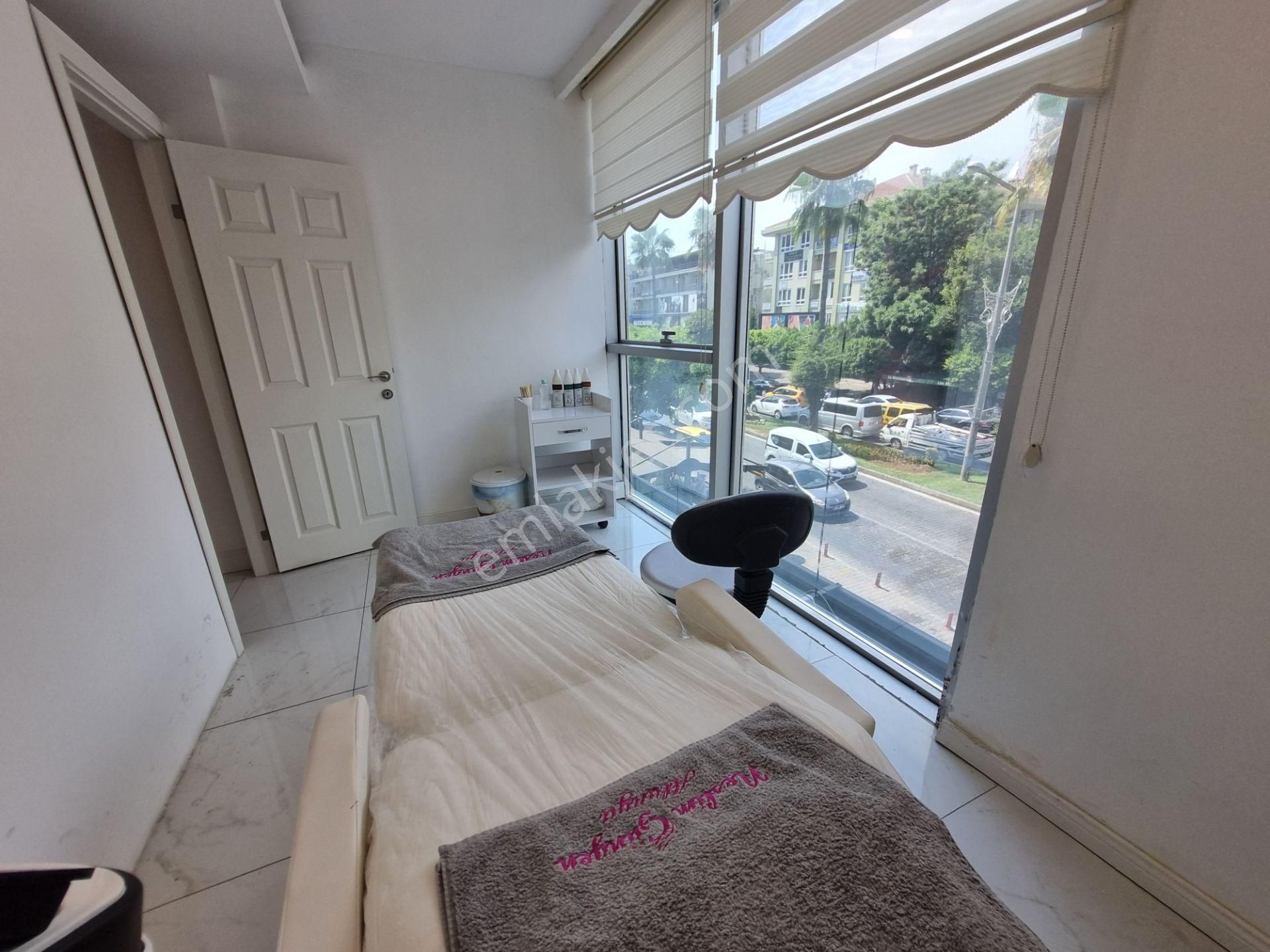 Alanya Merkez'de Kurulu Düzen Ve İşlek Konumda Devren Kiralık Güzellik Merkezi! - Görsel 32