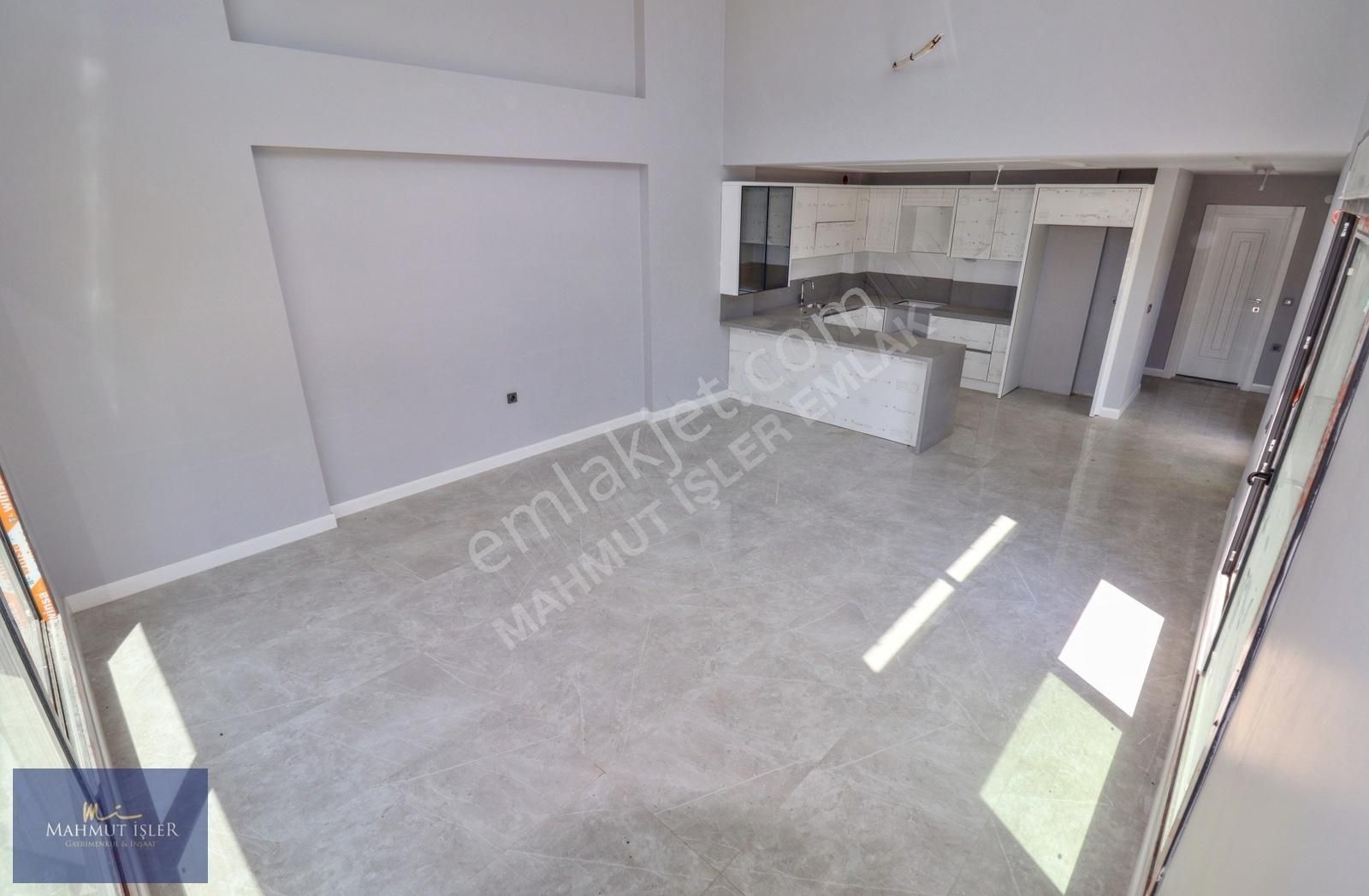 Mahmut İşler'den 350 M2 Arsa İçinde Havuzlu Müstakil 3+1 Villa - Görsel 17