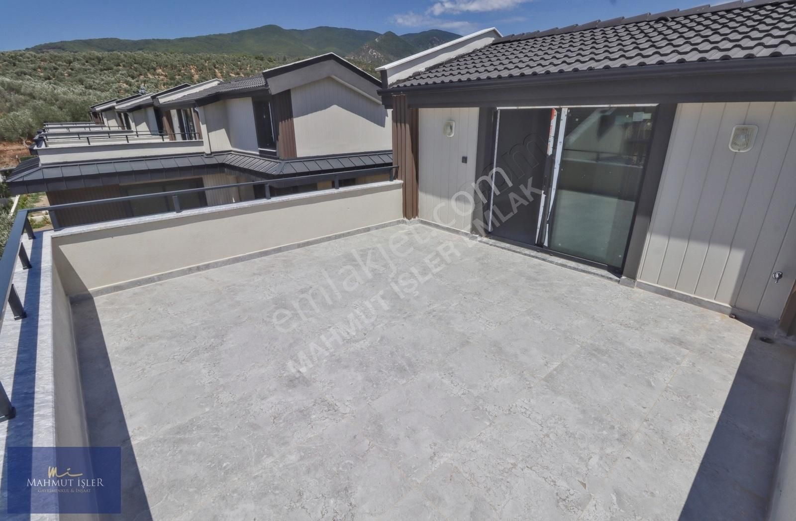 Mahmut İşler'den 350 M2 Arsa İçinde Havuzlu Müstakil 3+1 Villa - Görsel 7