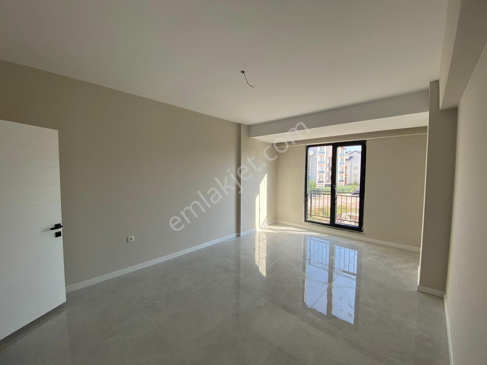 Başiskele Yuvacık Yakacık Satılık Daire  Remax Palas'tan Sıfır Lüks 3+1 Daire