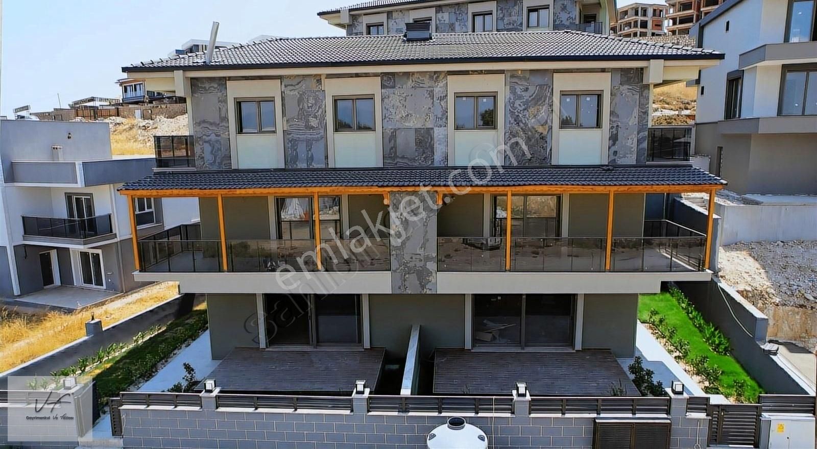 Menemen Villakent Satılık Villa VF den Villakent de Geniş odalı 5+1 Satılık Fırsat Villa