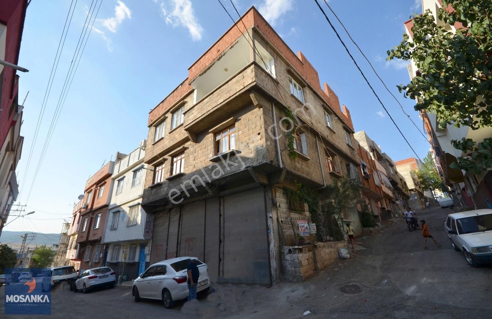 Şehitkamil Selimiye Satılık Müstakil Ev MOSANKA'dan Selimiye'de 3 Katlı Satılık Bina