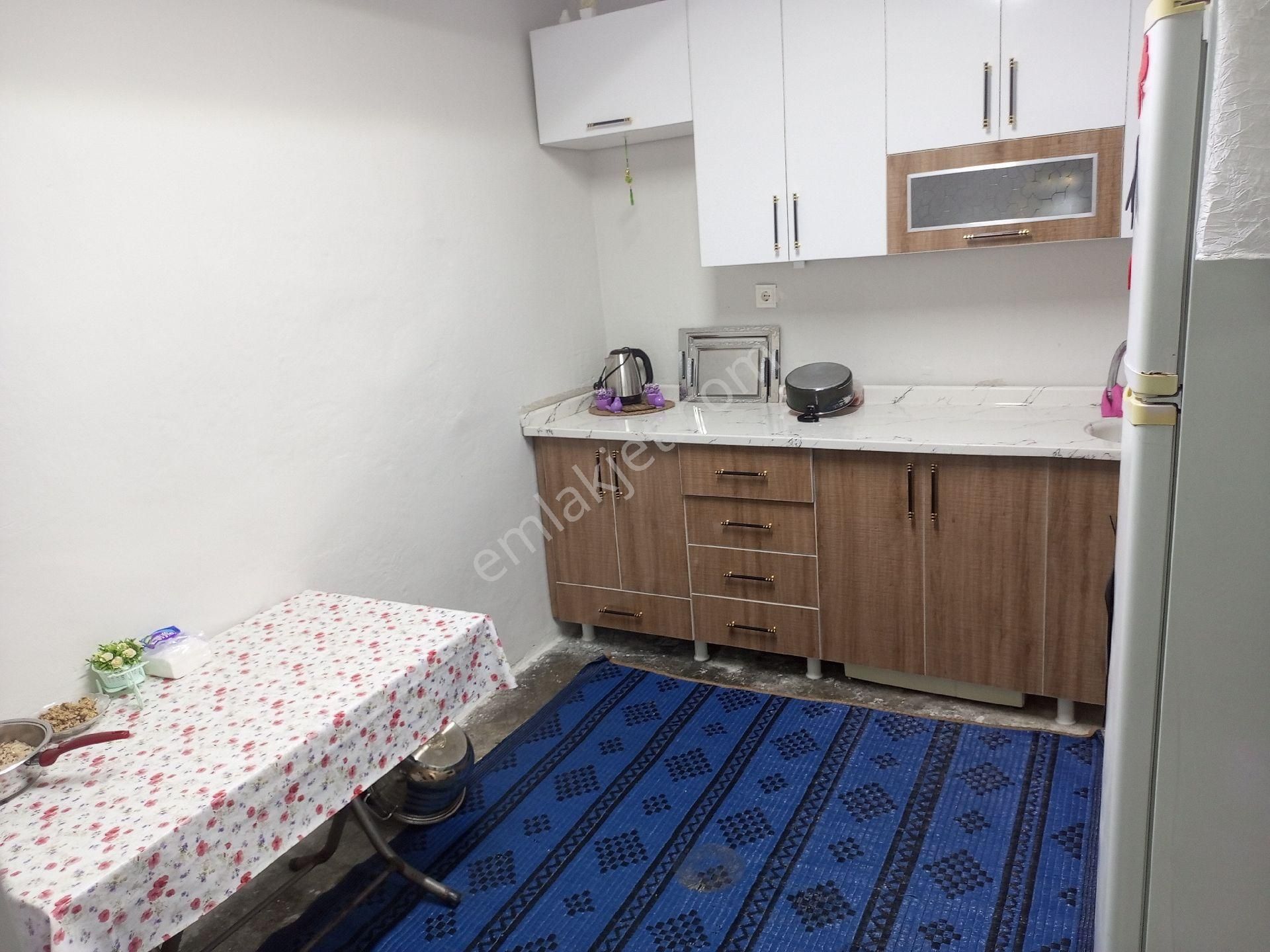 Obalar Cad. Salı Pazarı Civarı 2 Katlı 2+1 Satılık Müstakil Ev - Görsel 19