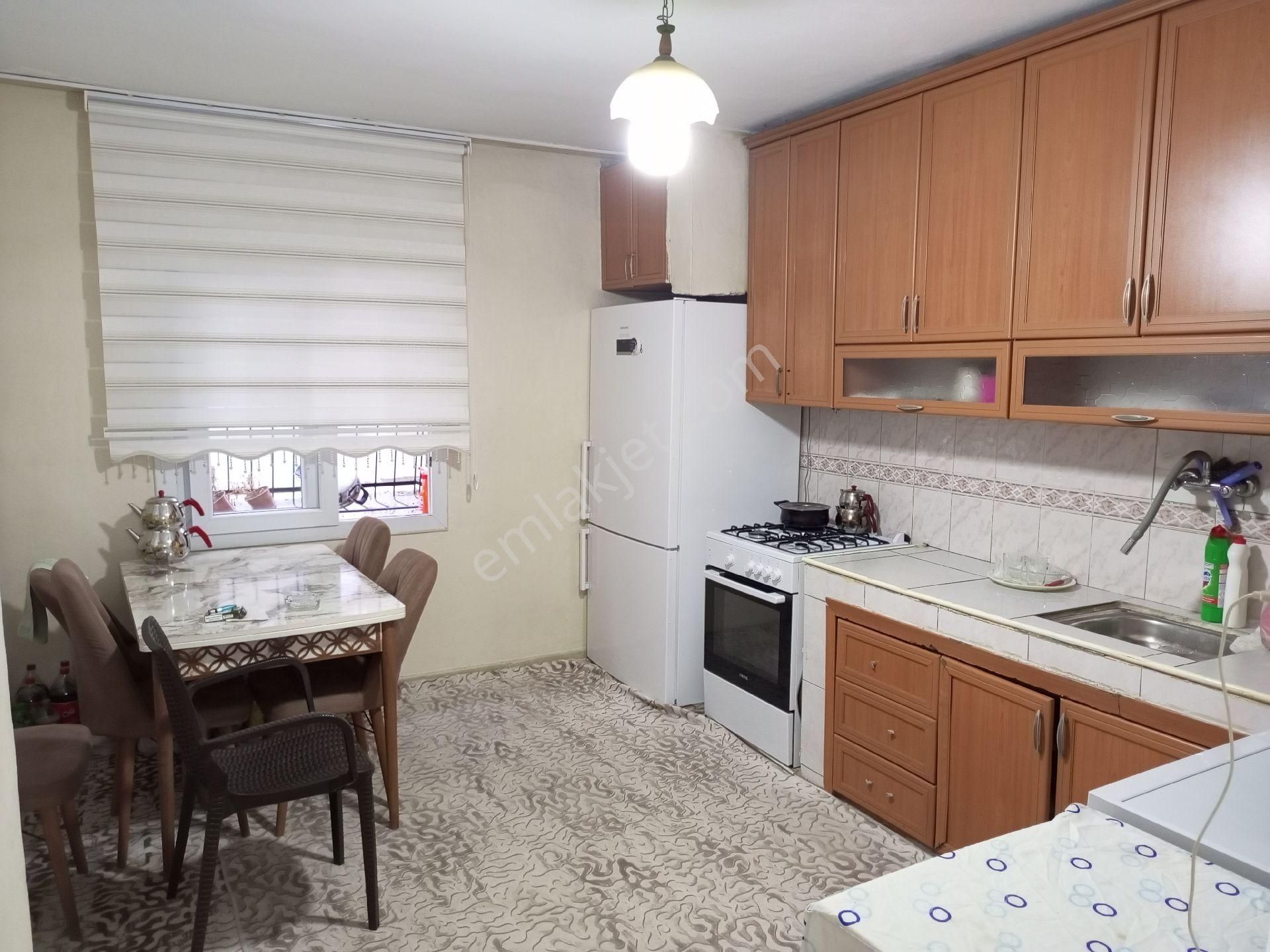 Obalar Cad. Salı Pazarı Civarı 2 Katlı 2+1 Satılık Müstakil Ev - Görsel 2