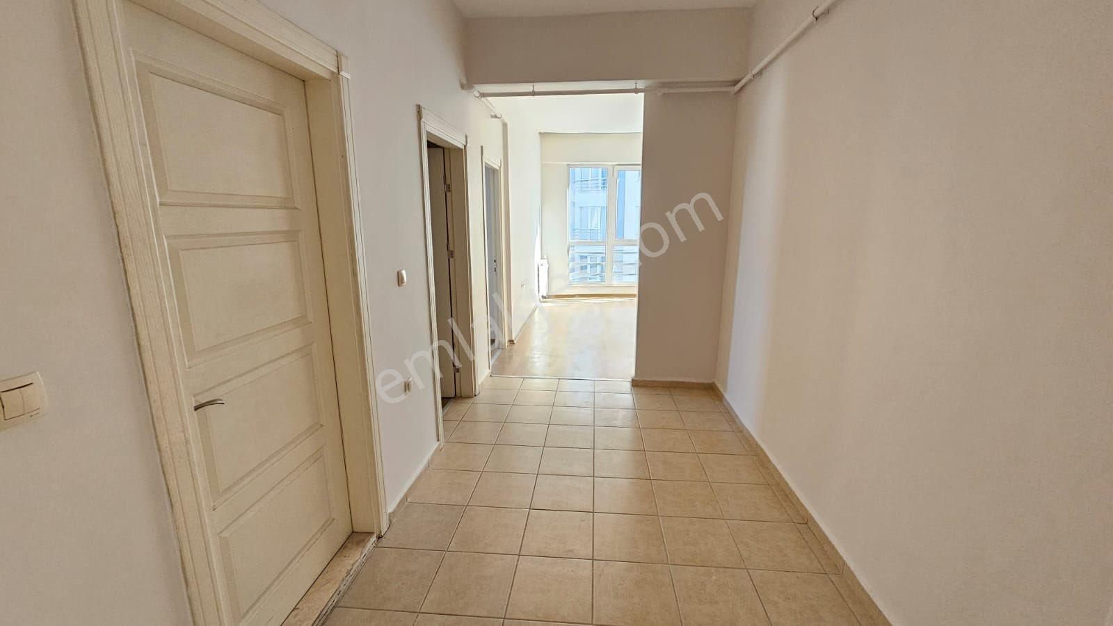 D Bloklarda Ova Manzaralı Ara Kat Satılık Daire - Görsel 20