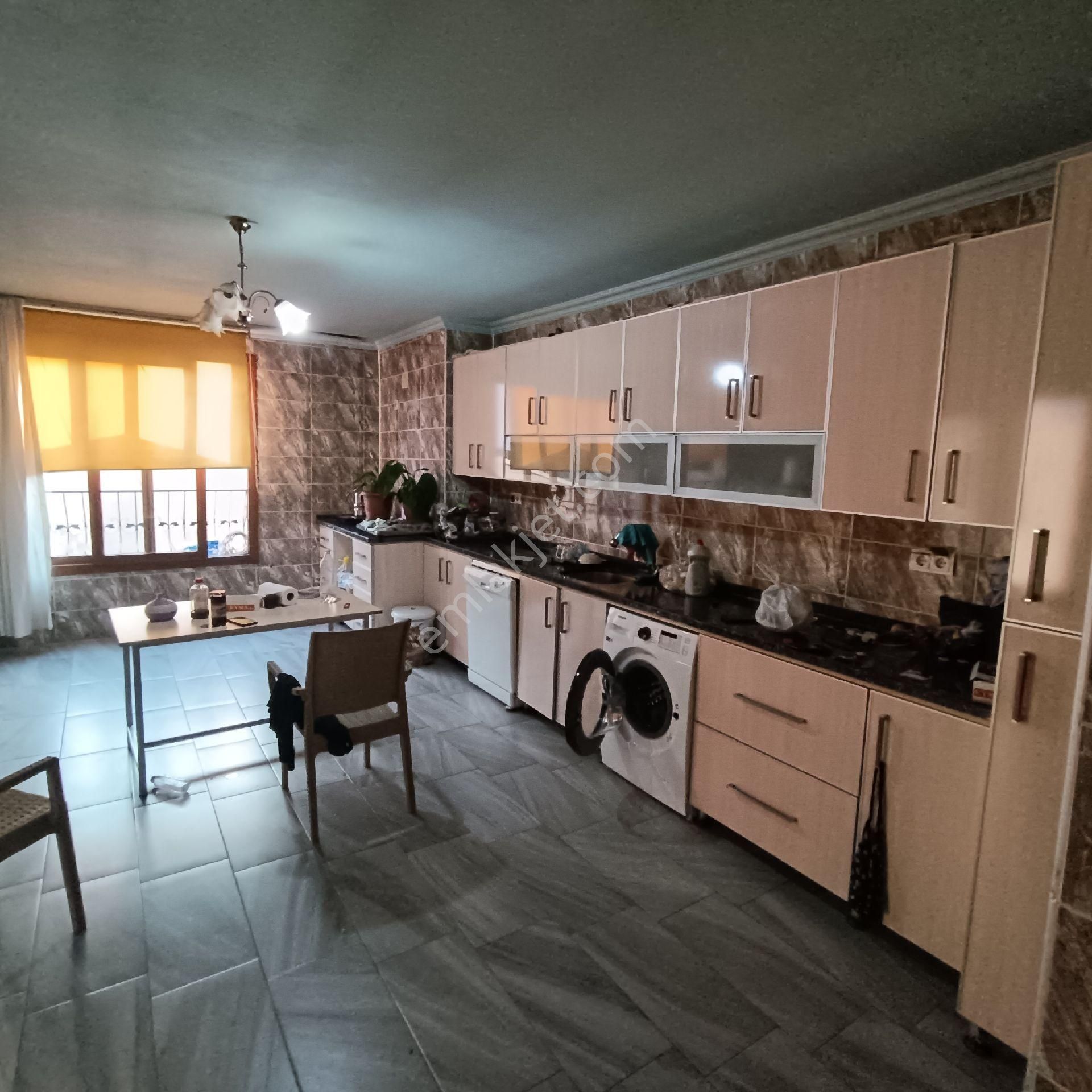 Seyhan Gülbahçesi Satılık Konut+Ticaret Alanı Gülbahçe M.h. Obalar Caddesi Civarı 298 M² Tek Tapu İş Yeri 5/ Adet Daire Komple Satılık Yeni Yapı