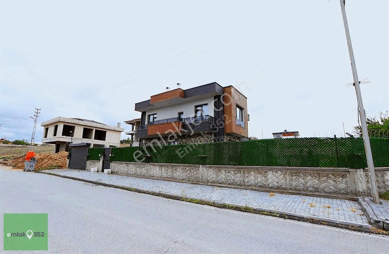 Melikgazi Gesi Satılık Villa Geside İldeme 3. Dakika Mesafede 3.5+1 Satılık Villa