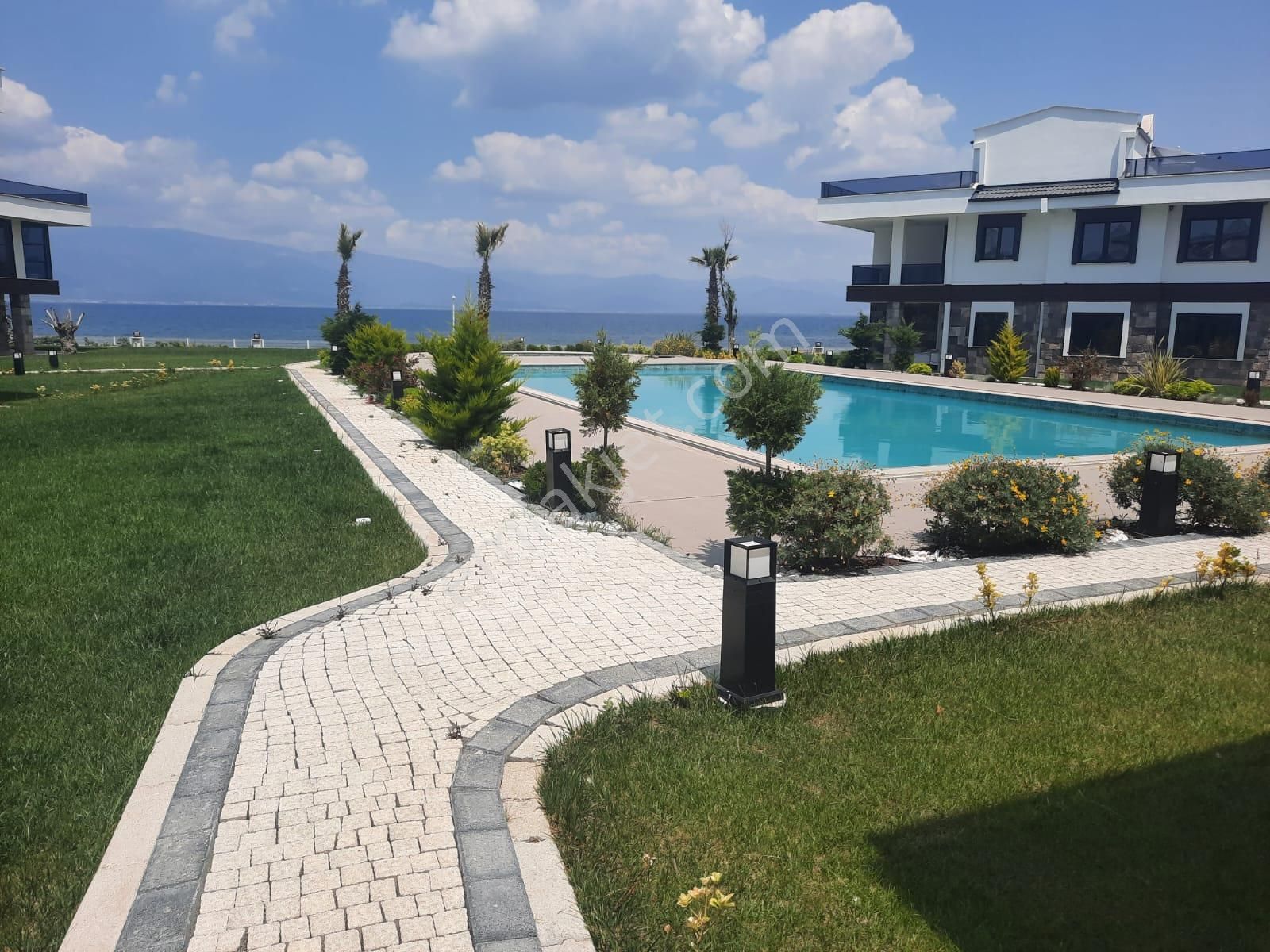 Burhaniye Pelitköy Satılık Daire  SAHİLDE , DENİZE SIFIR , 2+1 ULTRA LÜX DAİRE