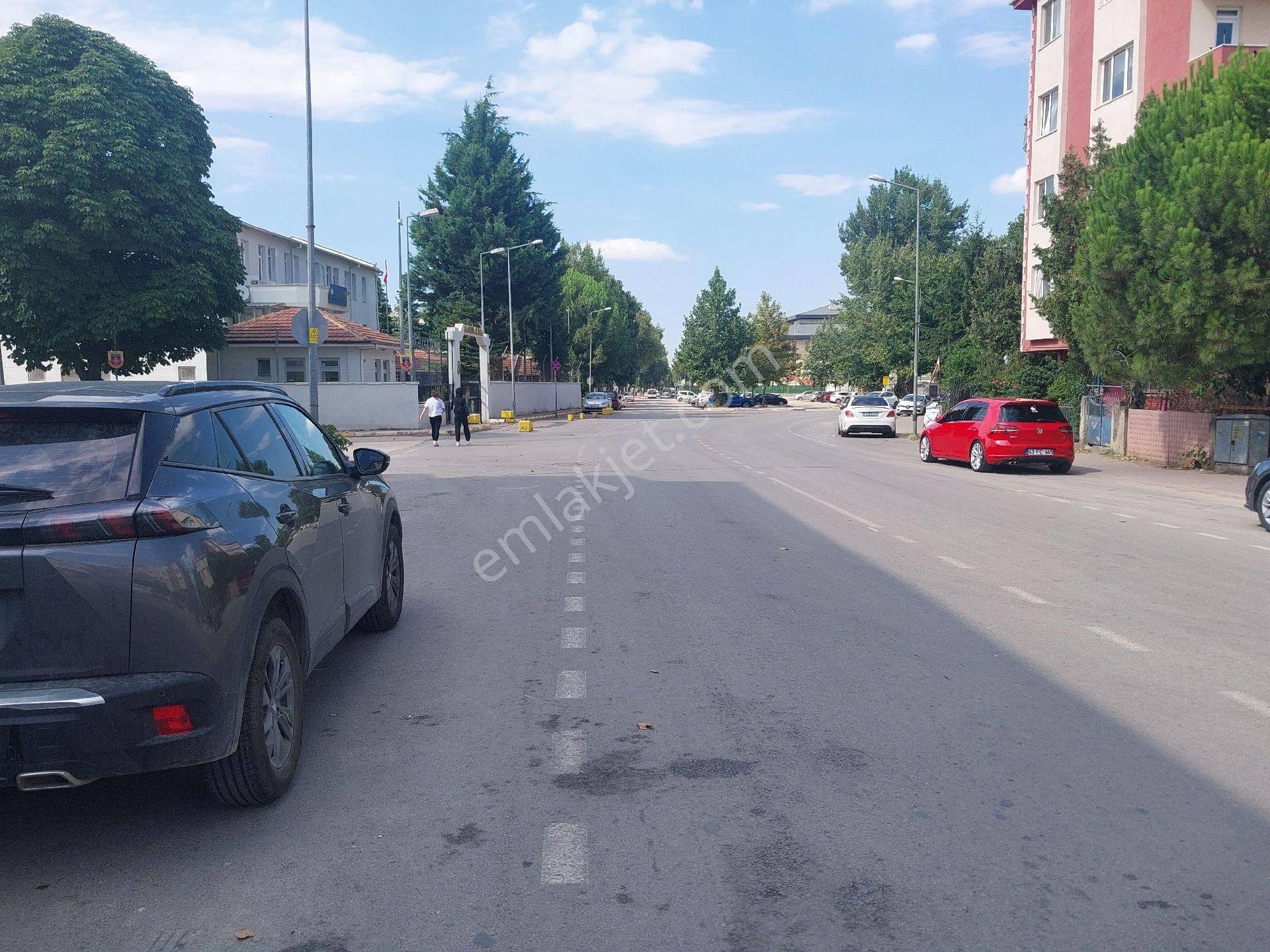 İnegöl Hamidiye Kiralık Daire Çampaş Gayrimenkulden İnegöl Kültürpark Cıvarı Kiralık Cadde Cepheli Daire