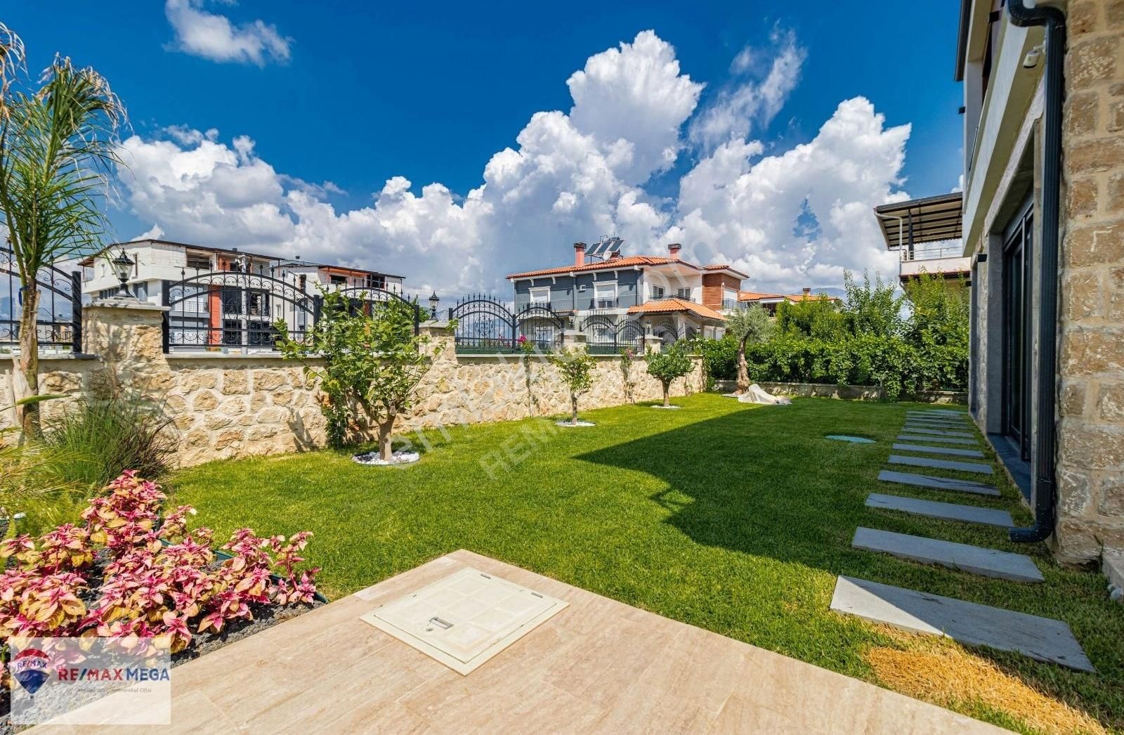 Döşemealtı Yeşilbayır Satılık Villa YEŞİLBAYIR'DA ORFE 'YE KOMŞU 633 MT²ARSA İÇİNDE SÜPER LÜKS VILLA