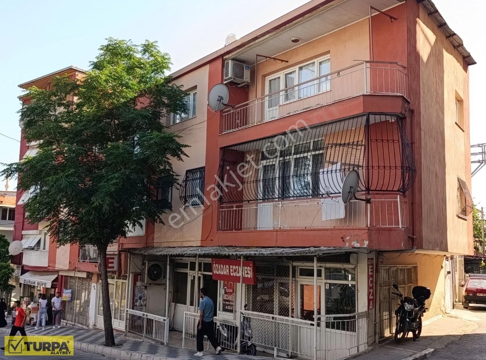 Bayraklı Org. Nafiz Gürman Satılık Bina GÜMÜŞPALA SU DEPOSU YANINDA 25 METRE CADDE CEPHELİ 3 KATLI BİNA