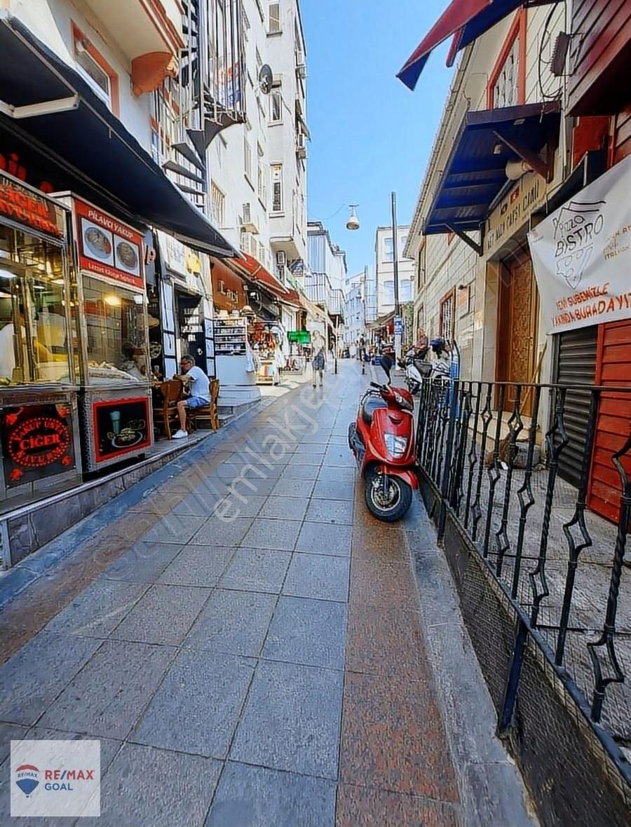 Kadıköy Caferağa Kiralık Dükkan & Mağaza Kadıköy Çarşı'da Ön Kullanımlı Kiralık Dükkan