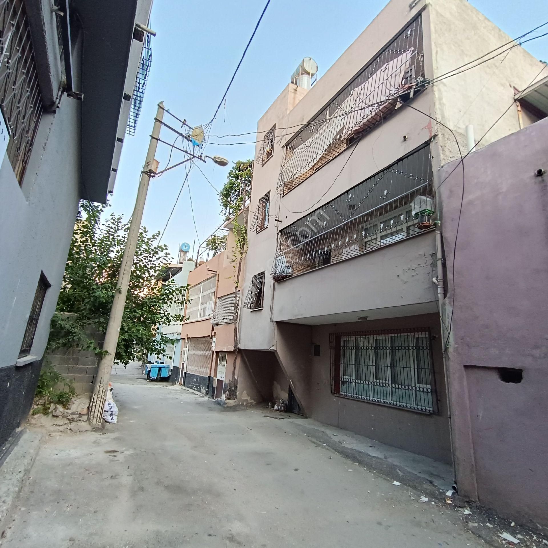 Seyhan Dumlupınar Satılık Müstakil Ev GÜLPINAR M.H.KIBRIS CADDESİ CİVARI 2+1 ŞEKLİNDE 3 / KATLI KOMPLE SATILIKMÜSTAKİL EV  3.400.000₺