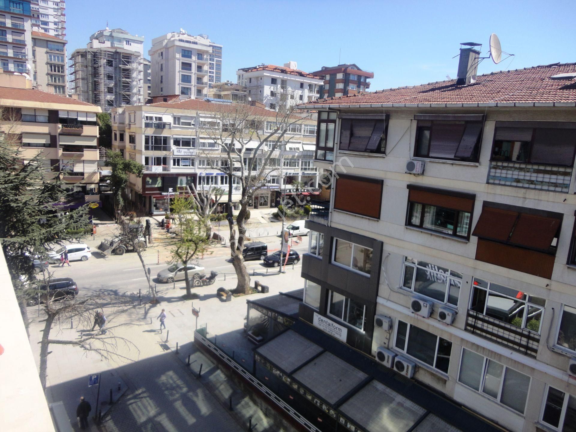 Kadıköy Caddebostan Satılık Ofis  C.BOSTAN BAĞDAT CD.ÜSTÜ 10 YILLIK 3+1 İSKANLI 140m2 SATILIK OFİS