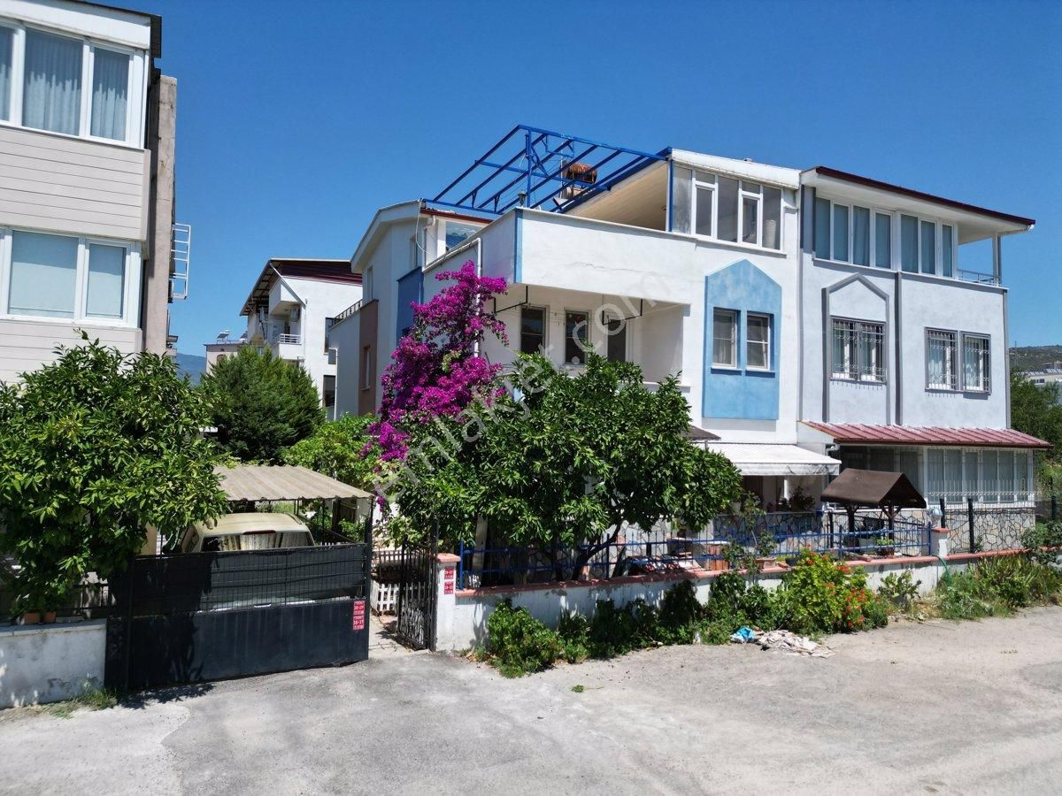 Edremit Hamidiye Satılık Villa REMAX İNCİ'DEN EDREMİT MERKEZDE SATILIK MÜSTAKİL TRİPLEKS VİLLA