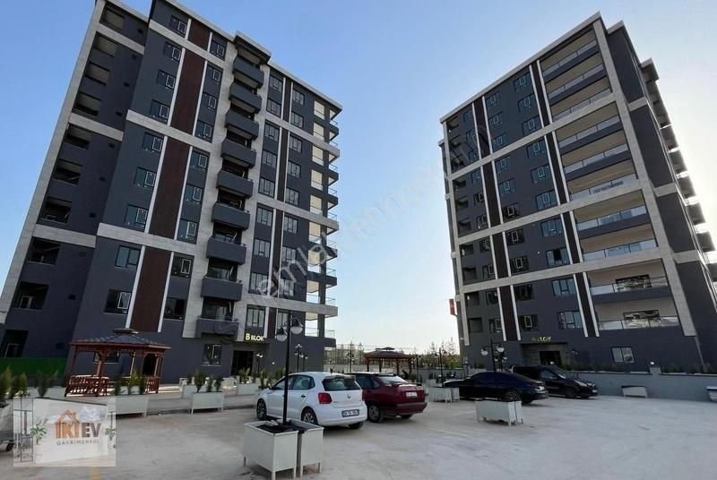 Şehitkamil Şehirgösteren Satılık Daire ŞEHİRGÖSTEREN MH. İKİEV'DEN SATILIK 3+1 200 M2 LÜKS ARAKAT DAİRE