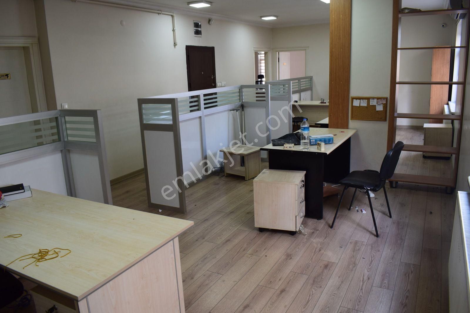 Sultangazi Sultançiftliği Kiralık Ofis  Eski Edirne Asfaltında HAKANLAR İNŞAATTAN Kiralık 150M2 Eşyalı Hom Office  