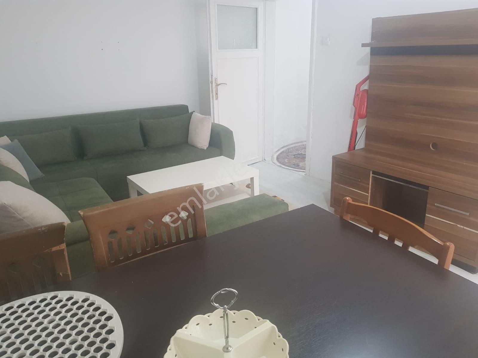 Yenimahalle Demetlale Satılık Daire  DEMETEVLER 2.CADDE DE METROYA YAKIN 1+1 BAHÇE KATI DAİRE