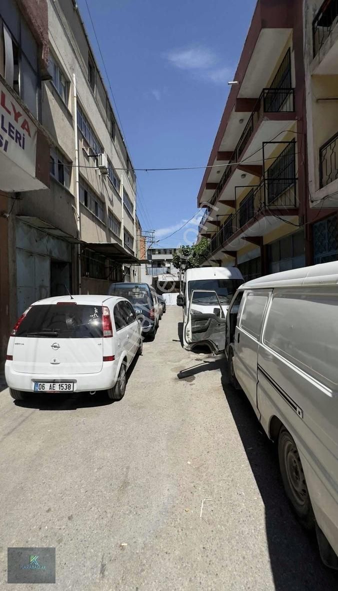 Karabağlar Aşık Veysel Satılık Bina KARABAĞLAR SANAYİDE 3 KATLI BİNA