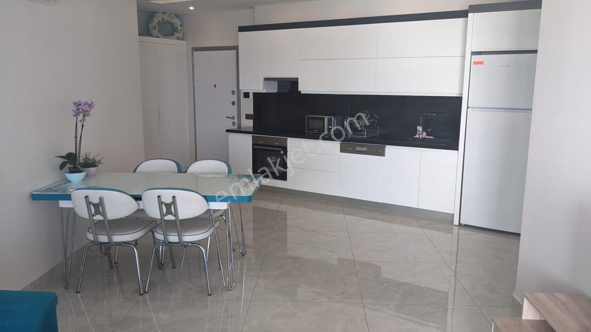 Satılık Denize Sıfır 2+1 Mobilyalı Daire - Konak Seaside Tower Residence - Görsel 17