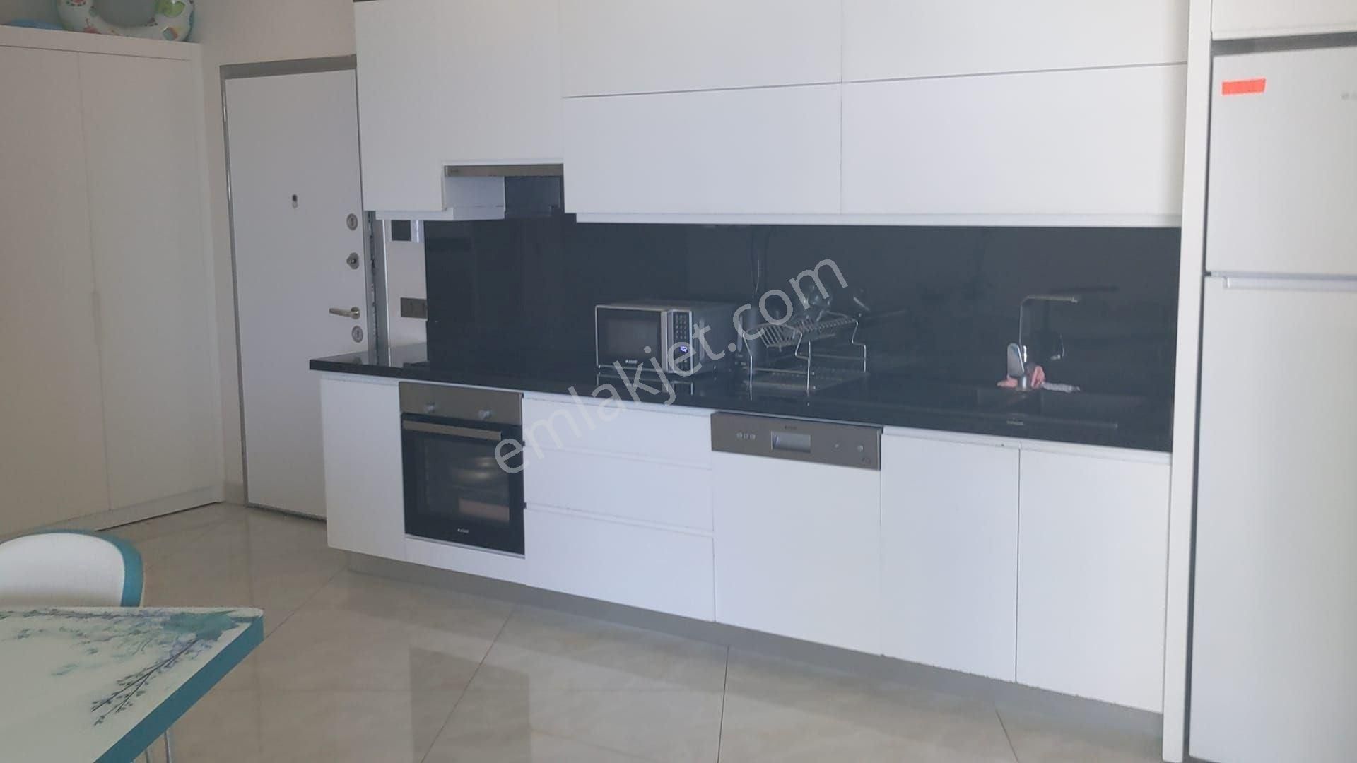 Satılık Denize Sıfır 2+1 Mobilyalı Daire - Konak Seaside Tower Residence - Görsel 15