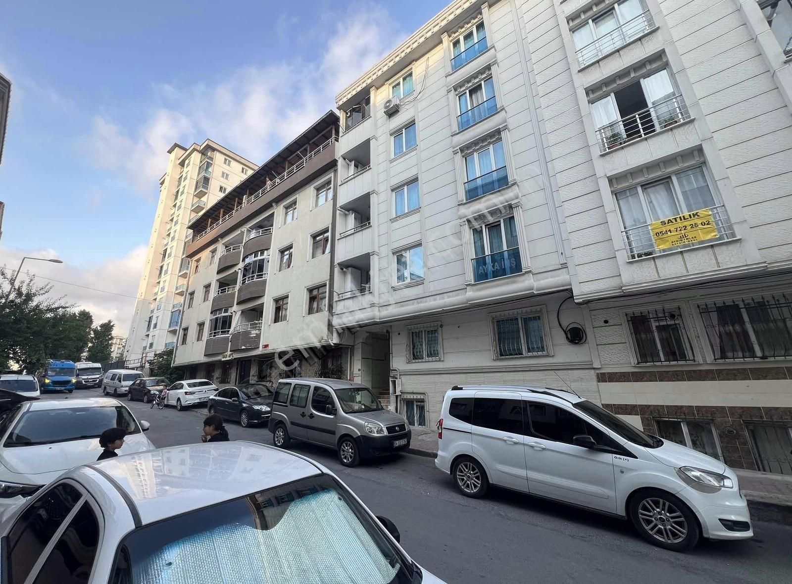 Esenyurt Orhan Gazi Satılık Daire ORHANGAZİ MAHALLESİ SATILIK DAİRE 2+1 90 M2 KULLANIŞLI