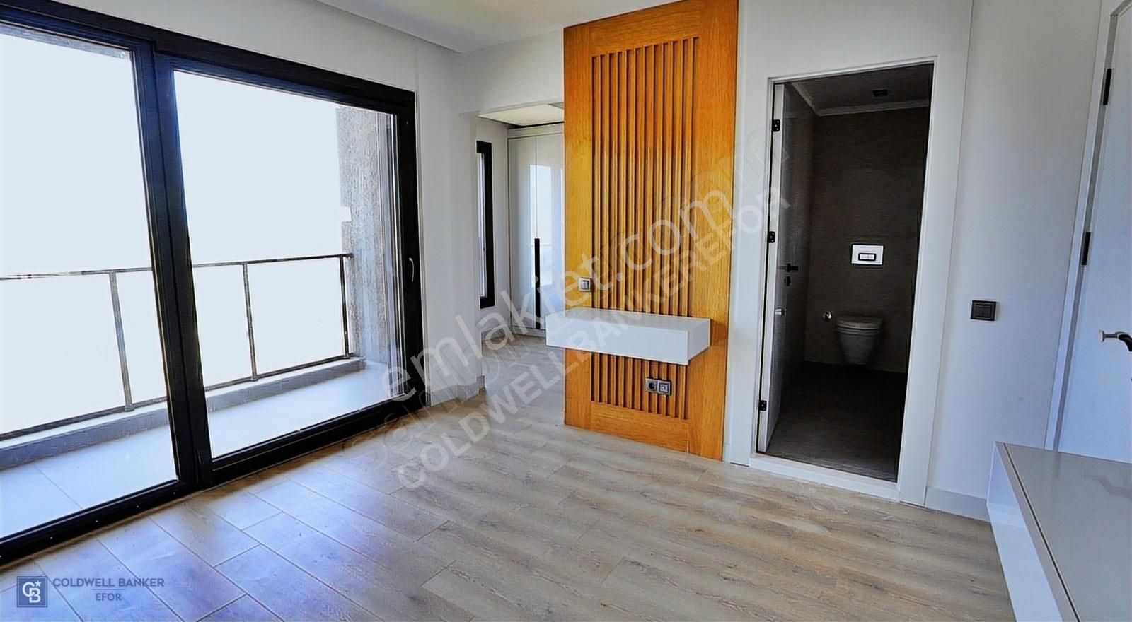 Menemen Villakent Satılık Villa Menemen Villakent'te Satılık 4+2 Havuzlu Tripleks Villa