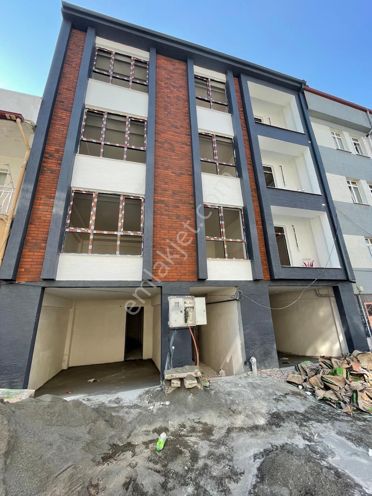 Odunpazarı Emek Satılık Daire  EMEK MAHALLESİ ERTAŞ CADDESİ DİBİ SATILIK 3+1 DAİRELER