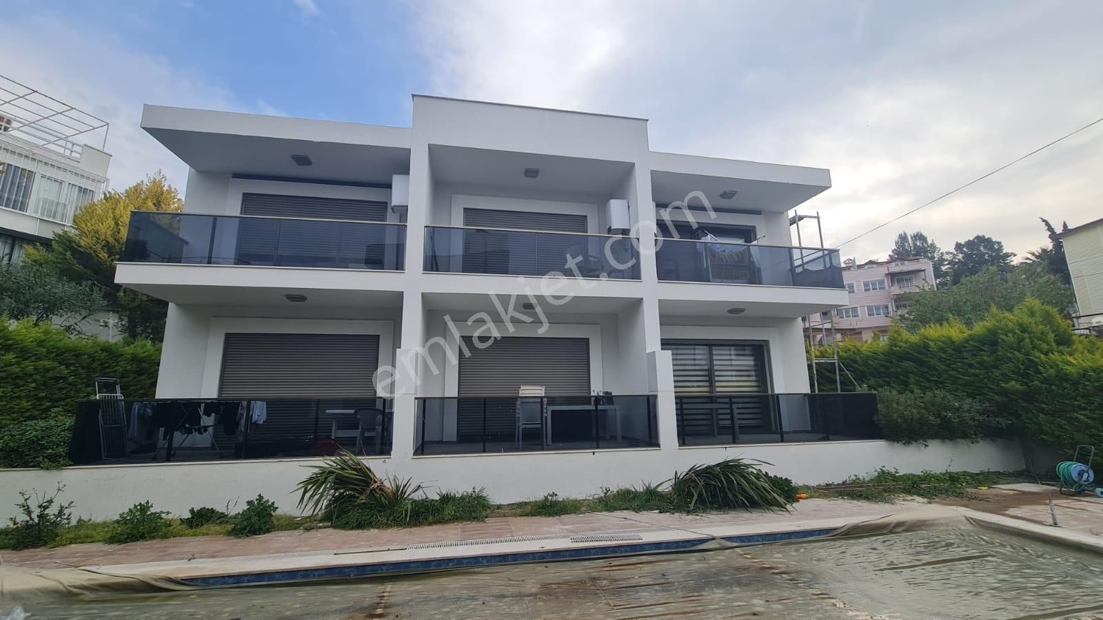 Kuşadası Kadıkalesi Satılık Villa  KADINLAR DENİZİN'DE SATILIK 2+1 DUBLEKS