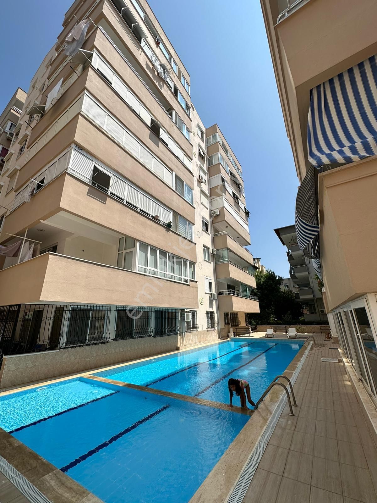 Alanya Oba Satılık Daire  ALANYA OBA MAH.DENİZE 300 MT.FULL EŞYALI SATILIK 2+1 DAİRE