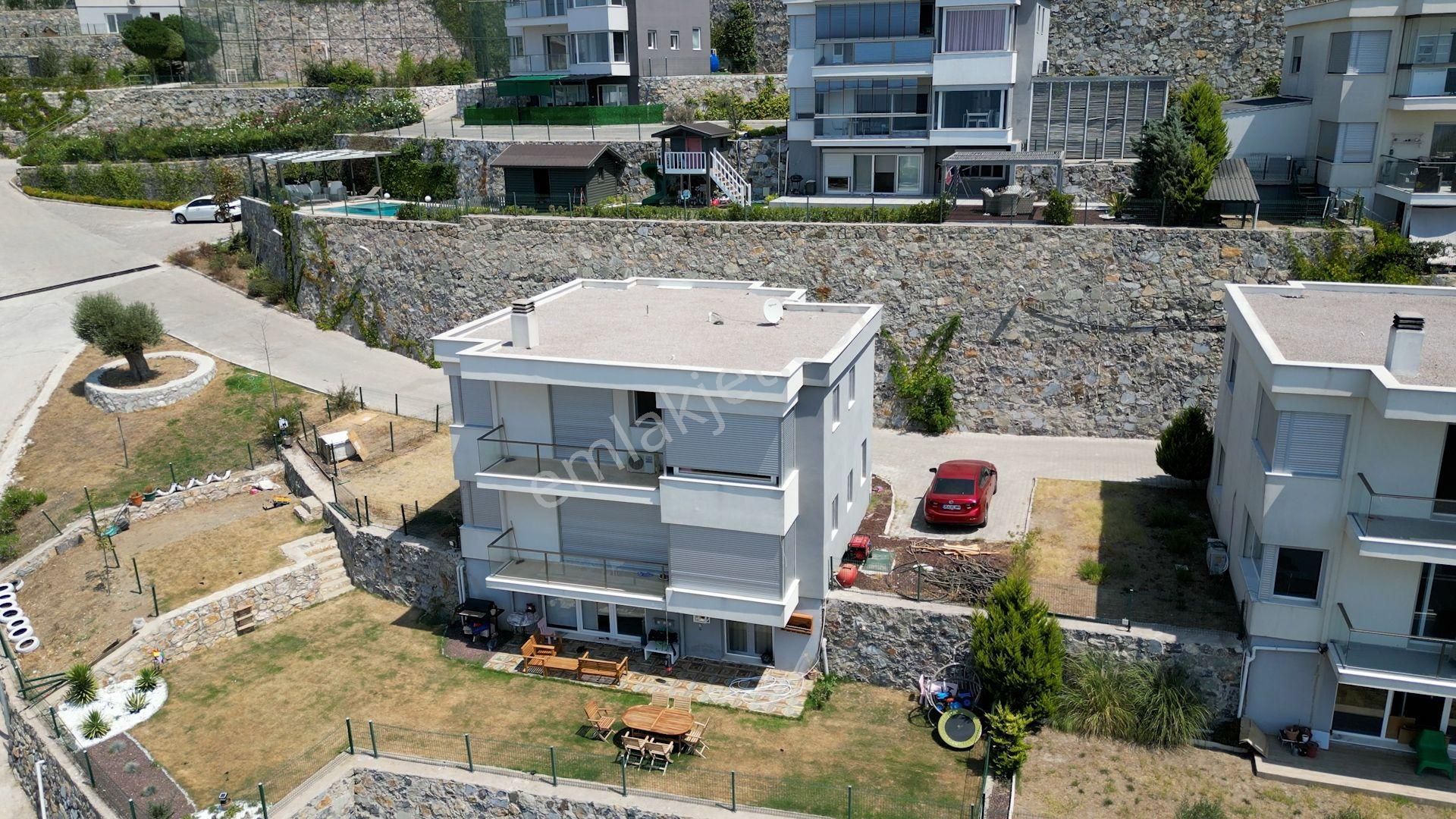 Güzelbahçe Küçükkaya Satılık Villa  Güzelbahçe'de Site İçerisinde Deniz Manzaralı Müstakil 4+2 Villa