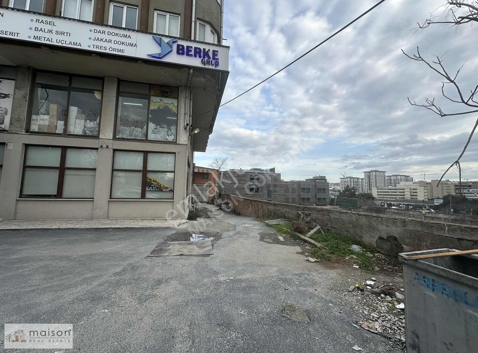 Davutpaşa Metro İstasyonuna , Ulaşıma Yakın Satılık İşyeri - Görsel 29