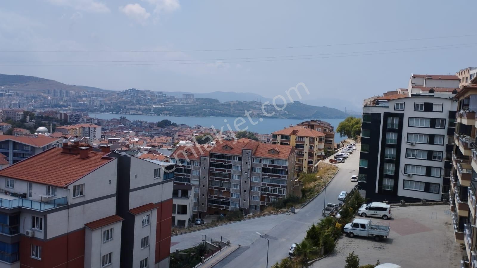 Gemlik Yeni Satılık Daire GEMLİK YENİ MAH.de SATILIK DAİRE 3+1 GENİŞ 160m2.ve MUHTEŞEM MANZARALI, GİR.ASANSÖRLÜ, CAM BALKONLU