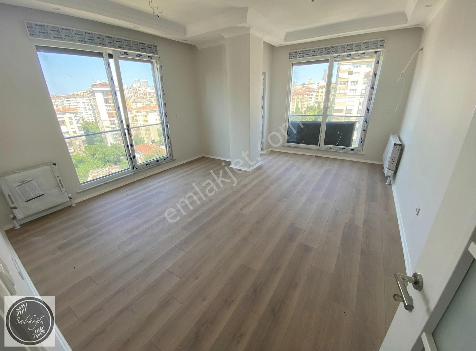 Kadıköy Merdivenköy Kiralık Daire GÖZTEPE MERDİVENKÖY'DE SIFIR FERAH ÖNÜ AÇIK ARAKAT KONFORLU 3+1