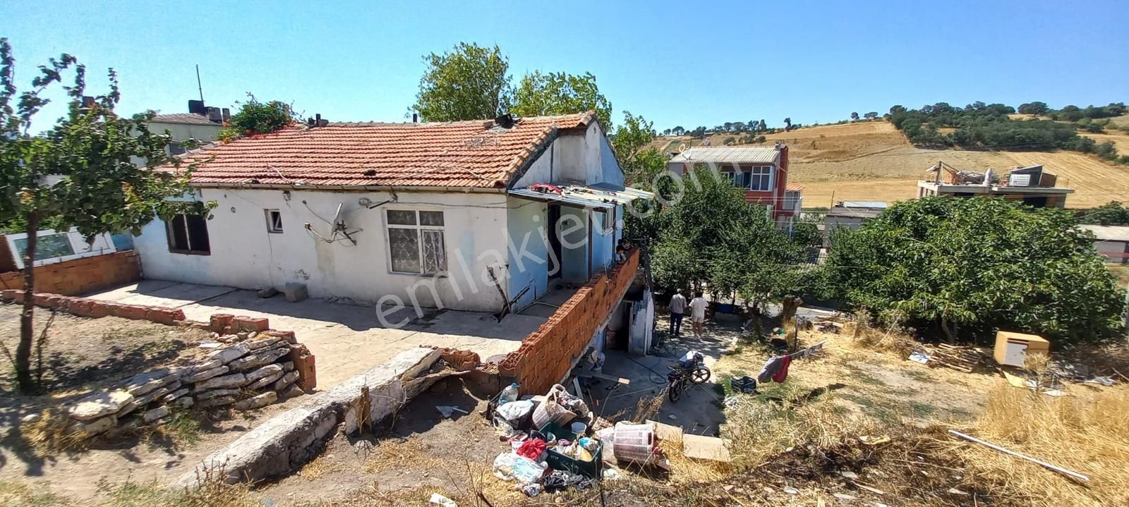 Çanakkale Merkez Işıklar Köyü Satılık Müstakil Ev  ÇANAKKALE IŞIKLAR'DA SATILIK İÇERİSİNDE İKİ KATLI EV BULUNAN ARSA