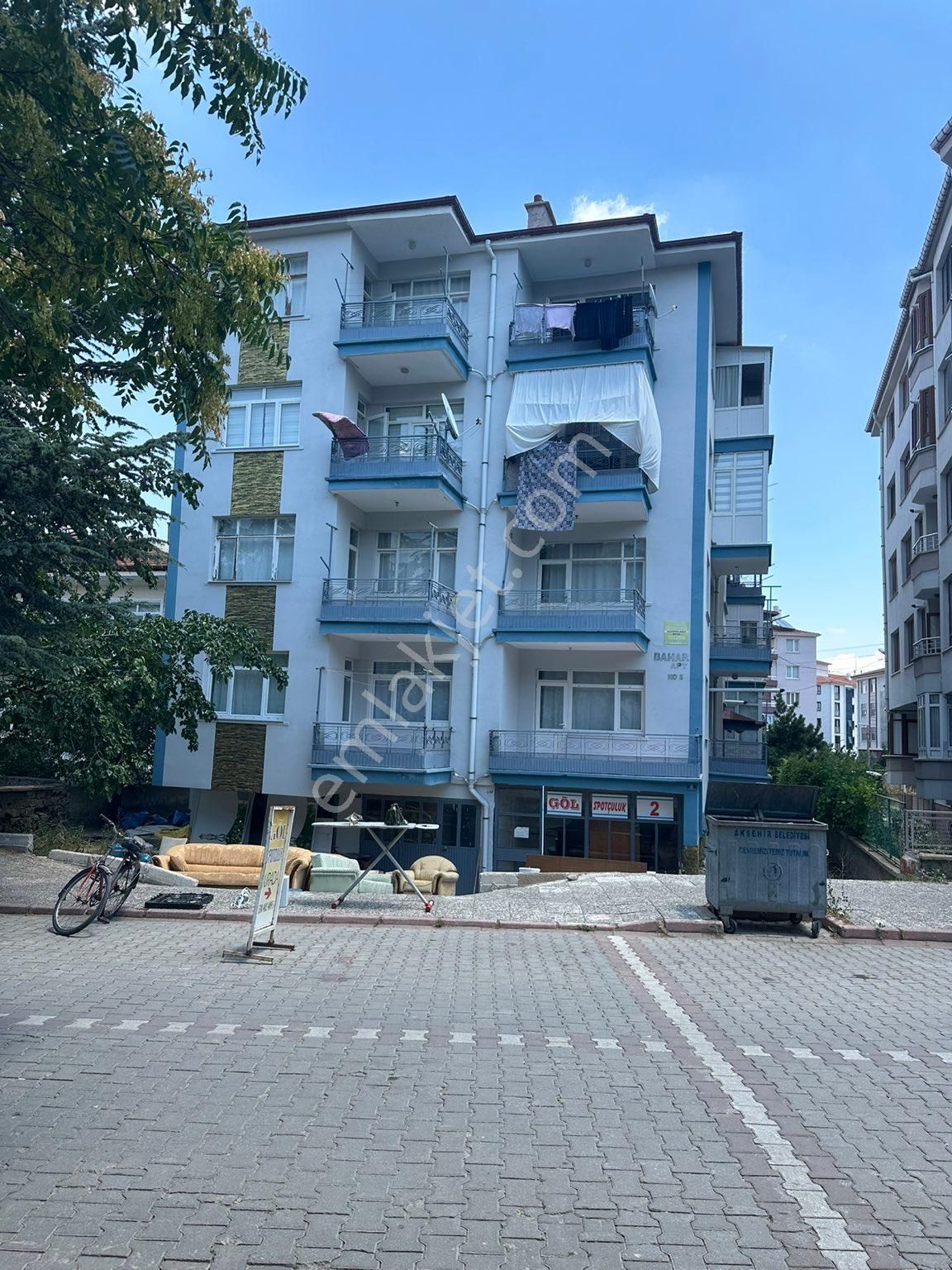 Akşehir Selçuk Satılık Daire  DİNÇ EMLAKTAN ÇARŞI MERKEZDE SATILIK ARAKAT DAİRE