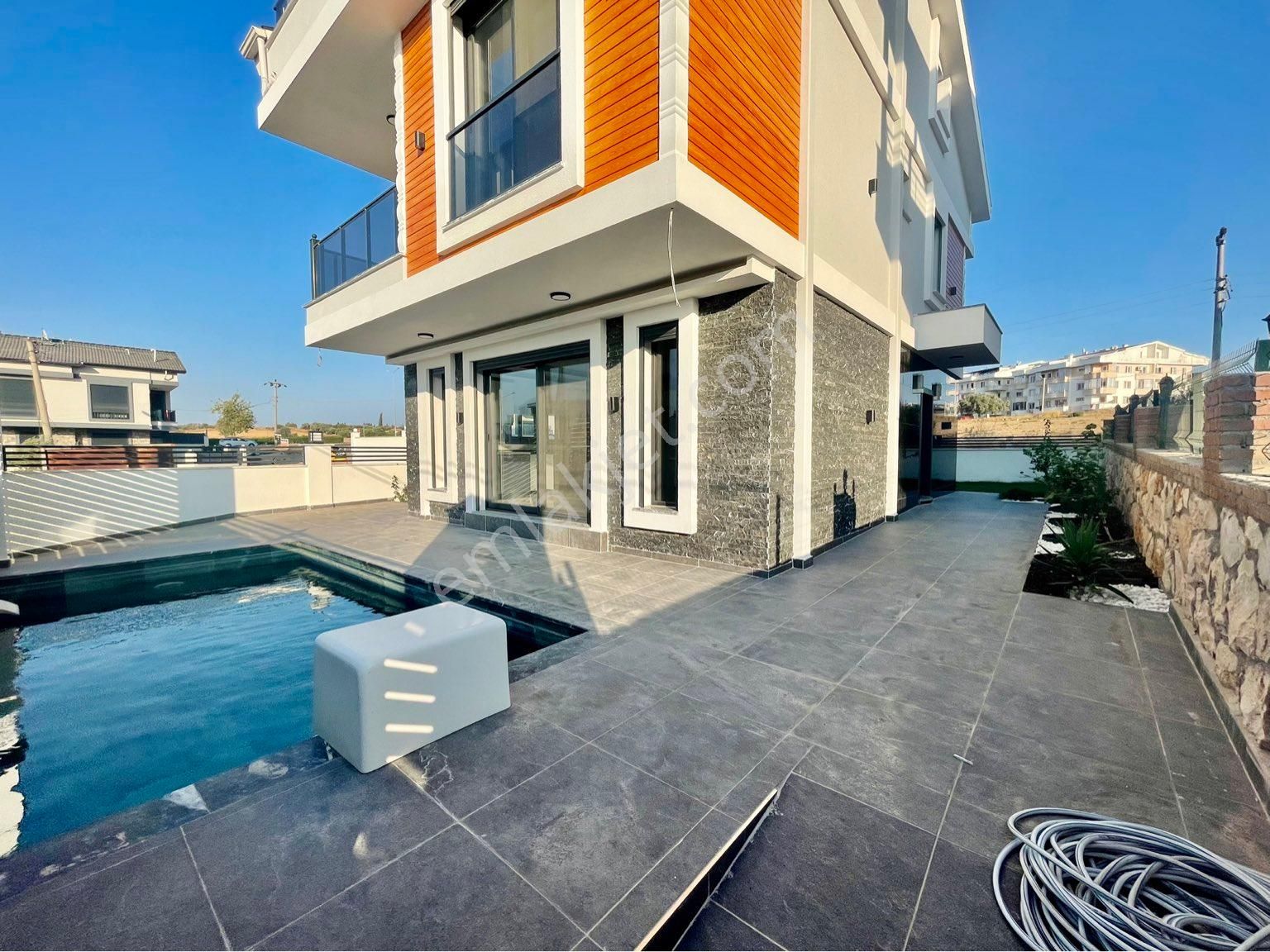 Didim Hisar Satılık Villa Tam Müstakil 5 Oda 2 Mutfak Havuzlu Deniz Manzaralı Villa