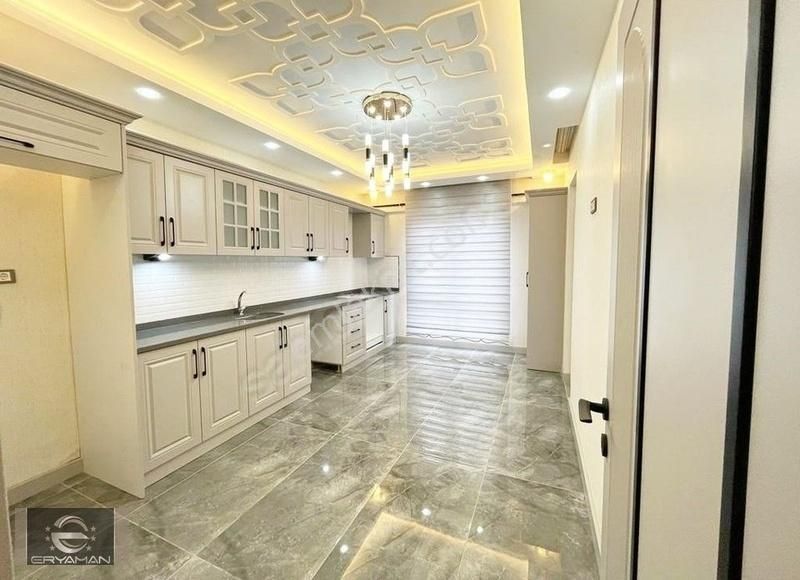 Beylikdüzü Kavaklı Satılık Daire BEYLİKDÜZÜ KAVAKLI'DA ULAŞIMA YAKIN SATILIK 3+1 DAİRE