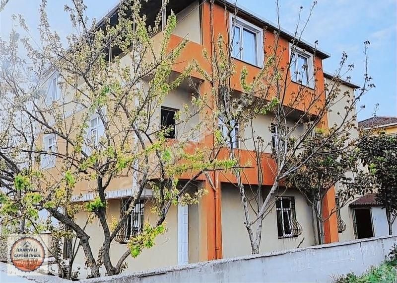 Arnavutköy Hadımköy Satılık Bina HADIMKÖY'DE 300 m2 ARSA İÇERİSİNDE SATILIK MÜSTAKİL AİLE BİNASI