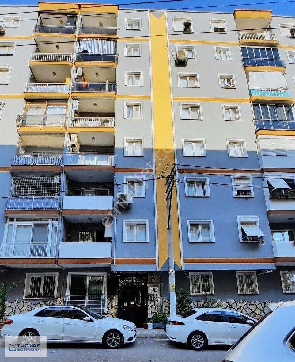 Bornova Erzene Satılık Daire Bornova Merkezde Masrafsız Doğalgaz Kombili 3+1 Ara Kat Daire