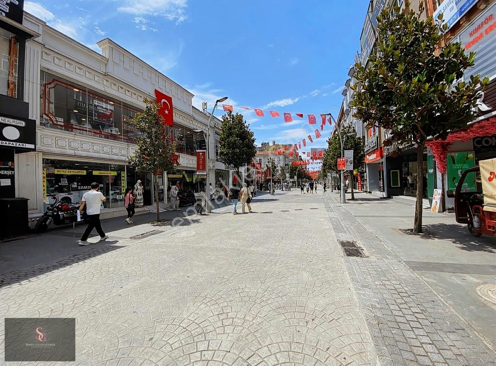 Adapazarı Cumhuriyet Satılık Dükkan & Mağaza ÇARK CADDESİ, SÜPER KONUMDA, PAŞAJ İÇİNDE SATILIK DÜKKAN !!