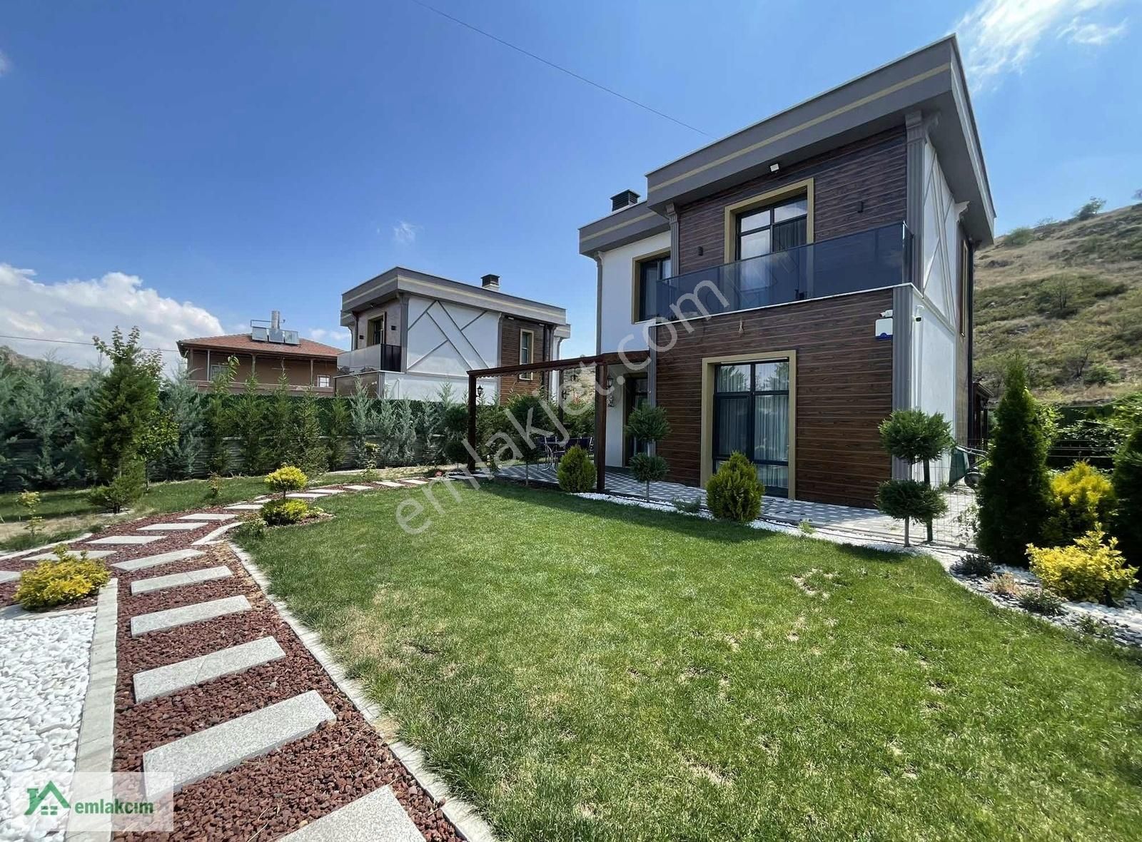 Melikgazi Altınoluk Satılık Villa EMLAKCIM.COM'DAN ALTINOLUK'TA 3.5+1 KAÇMAZ SATILIK VİLLA