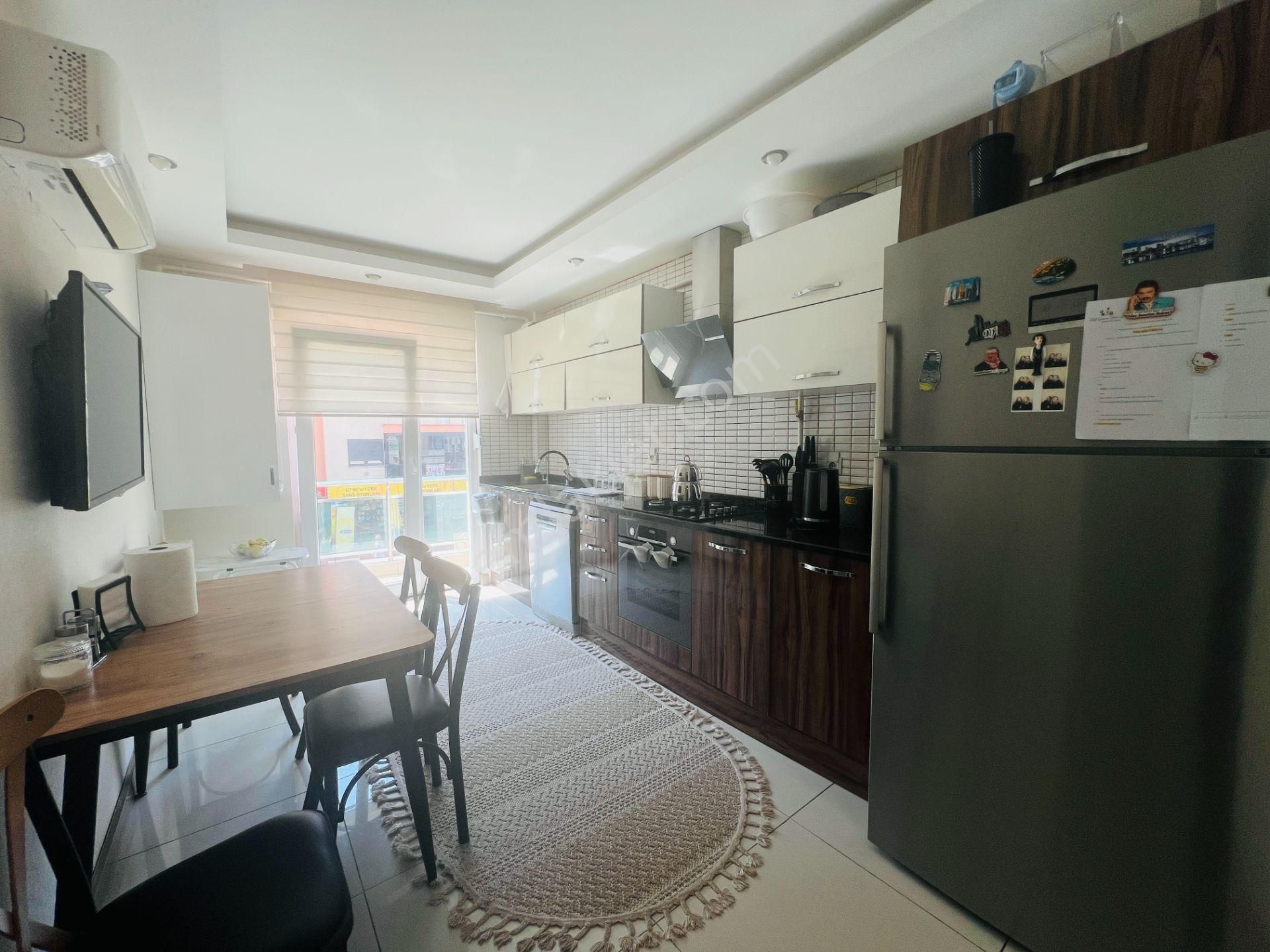 Merkezde Full Donanımlı Sitede Geniş Katta 2+1 - Görsel 10