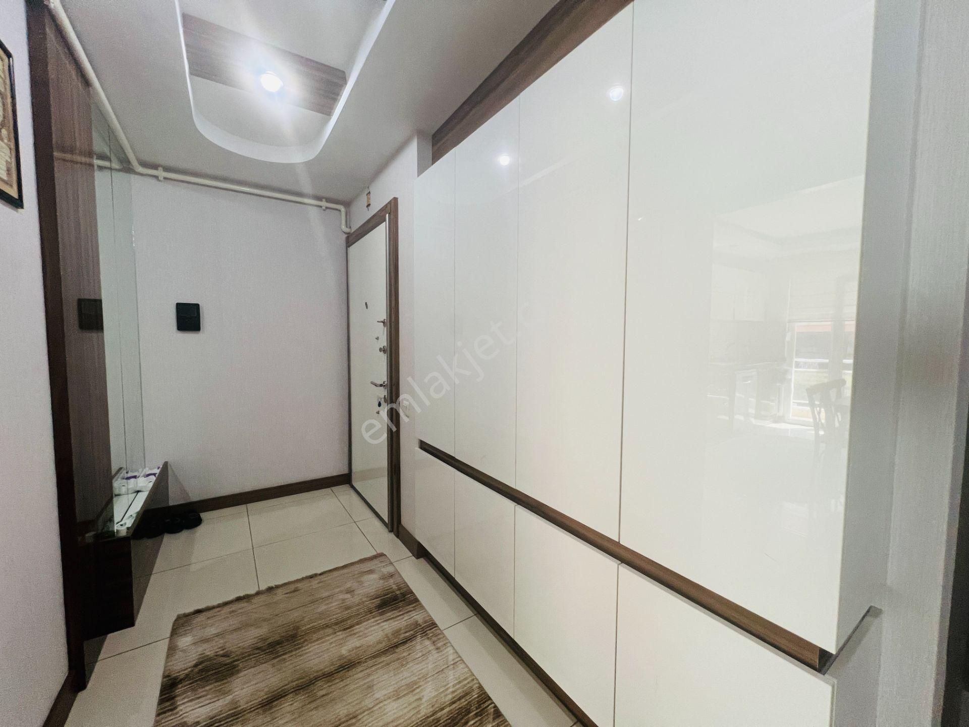 Merkezde Full Donanımlı Sitede Geniş Katta 2+1 - Görsel 14