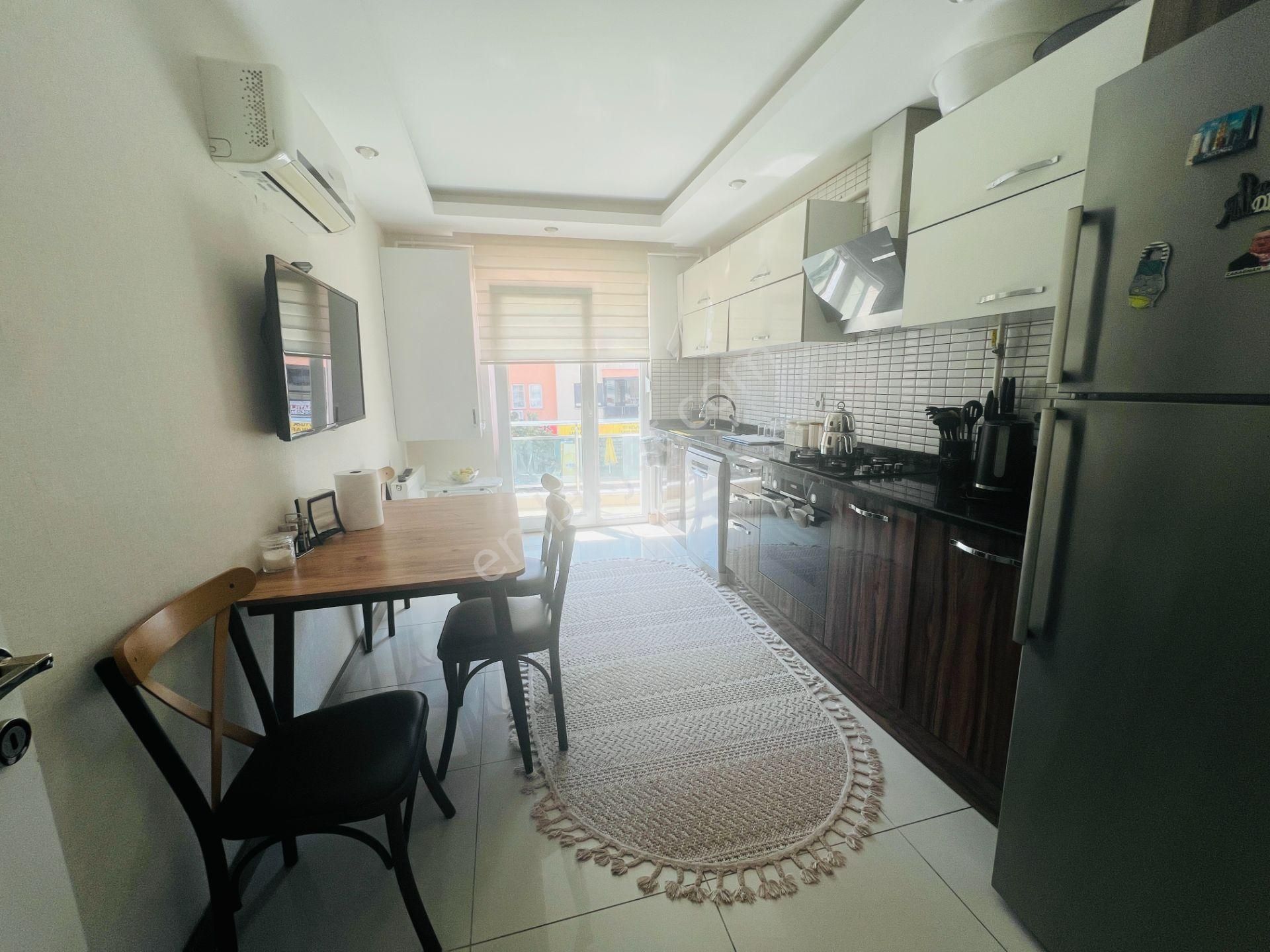 Merkezde Full Donanımlı Sitede Geniş Katta 2+1 - Görsel 11